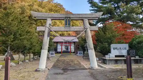 下宇莫別神社の鳥居