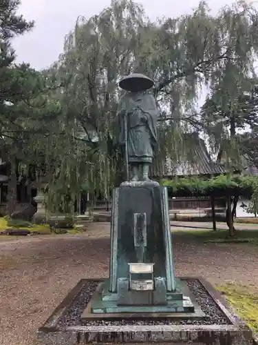 井波別院瑞泉寺の像