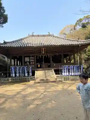 岩上神社の{uncategorized: "未分類", other: "その他", undefined: "問題あり", building: "その他建物", grave: "お墓", sacred_gate: "鳥居", guardian: "狛犬", statue: "像", buddha: "仏像", history: "歴史", nature: "自然", garden: "庭園", animal: "動物", pagoda: "塔", temizu: "手水舎", mountain_gate: "山門・神門", sanctuary: "本殿・本堂", subordinate: "末社・摂社", art: "芸術", scenery: "景色", jizo: "地蔵", ema: "絵馬", goshuin: "御朱印", omikuji: "おみくじ", items: "授与品その他", amulet: "お守り", goshuincho: "御朱印帳", eats: "食事", festival: "お祭り", votive_dance: "神楽", shichigosan: "七五三参", wedding: "結婚式", experience: "体験その他", initially: "初詣", around: "周辺", anti_infection: "感染症対策"}