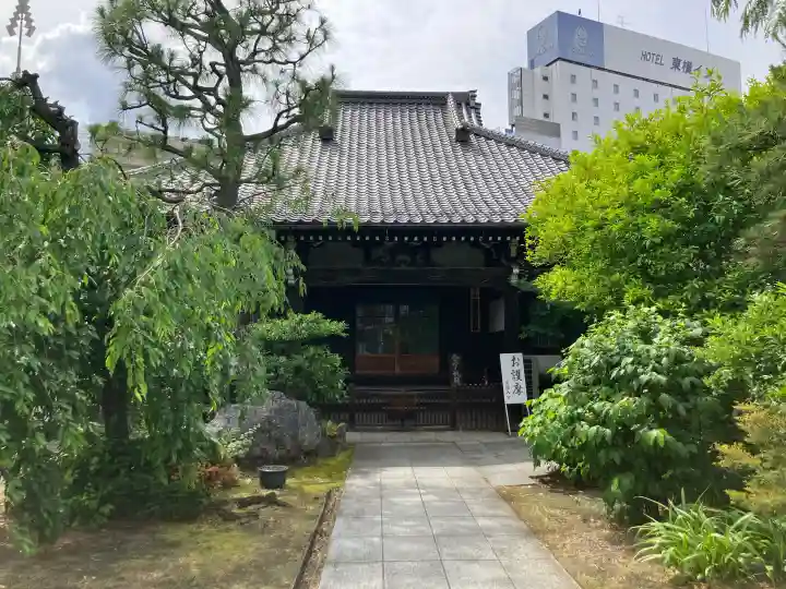 天妙国寺の{uncategorized: "未分類", other: "その他", undefined: "問題あり", building: "その他建物", grave: "お墓", sacred_gate: "鳥居", guardian: "狛犬", statue: "像", buddha: "仏像", history: "歴史", nature: "自然", garden: "庭園", animal: "動物", pagoda: "塔", temizu: "手水舎", mountain_gate: "山門・神門", sanctuary: "本殿・本堂", subordinate: "末社・摂社", art: "芸術", scenery: "景色", jizo: "地蔵", ema: "絵馬", goshuin: "御朱印", omikuji: "おみくじ", items: "授与品その他", amulet: "お守り", goshuincho: "御朱印帳", eats: "食事", festival: "お祭り", votive_dance: "神楽", shichigosan: "七五三参", wedding: "結婚式", experience: "体験その他", initially: "初詣", around: "周辺", anti_infection: "感染症対策"}