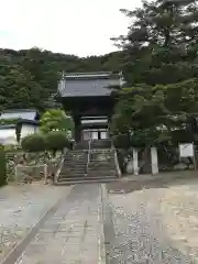 医光寺の山門