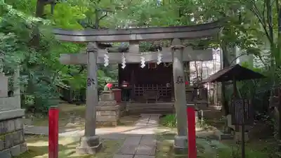 四合稲荷神社の鳥居