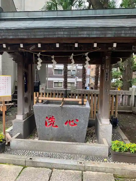 高円寺氷川神社の手水舎