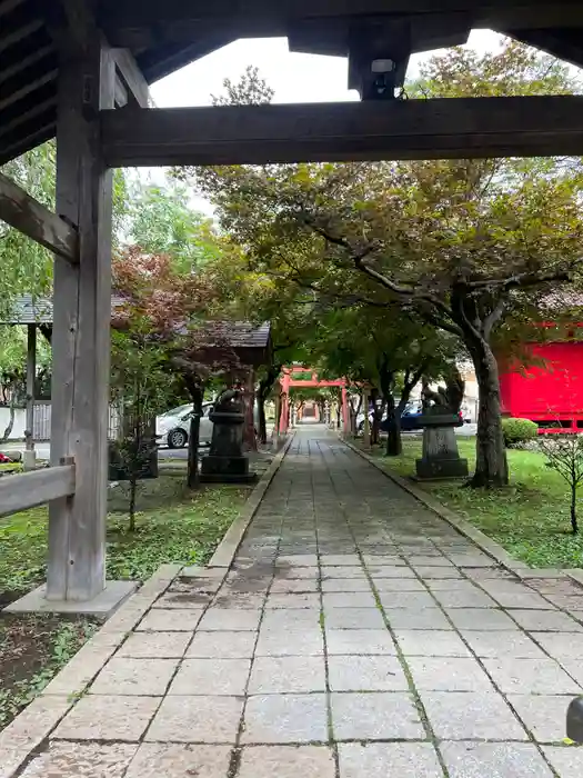 榊山稲荷神社の建物その他