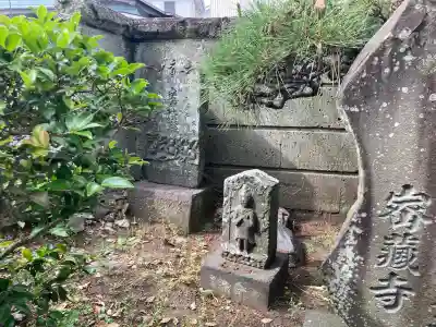 密蔵寺の{uncategorized: "未分類", other: "その他", undefined: "問題あり", building: "その他建物", grave: "お墓", sacred_gate: "鳥居", guardian: "狛犬", statue: "像", buddha: "仏像", history: "歴史", nature: "自然", garden: "庭園", animal: "動物", pagoda: "塔", temizu: "手水舎", mountain_gate: "山門・神門", sanctuary: "本殿・本堂", subordinate: "末社・摂社", art: "芸術", scenery: "景色", jizo: "地蔵", ema: "絵馬", goshuin: "御朱印", omikuji: "おみくじ", items: "授与品その他", amulet: "お守り", goshuincho: "御朱印帳", eats: "食事", festival: "お祭り", votive_dance: "神楽", shichigosan: "七五三参", wedding: "結婚式", experience: "体験その他", initially: "初詣", around: "周辺", anti_infection: "感染症対策"}