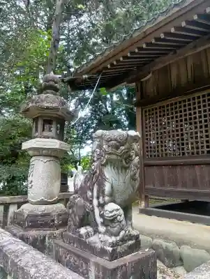 熊野神社の{uncategorized: "未分類", other: "その他", undefined: "問題あり", building: "その他建物", grave: "お墓", sacred_gate: "鳥居", guardian: "狛犬", statue: "像", buddha: "仏像", history: "歴史", nature: "自然", garden: "庭園", animal: "動物", pagoda: "塔", temizu: "手水舎", mountain_gate: "山門・神門", sanctuary: "本殿・本堂", subordinate: "末社・摂社", art: "芸術", scenery: "景色", jizo: "地蔵", ema: "絵馬", goshuin: "御朱印", omikuji: "おみくじ", items: "授与品その他", amulet: "お守り", goshuincho: "御朱印帳", eats: "食事", festival: "お祭り", votive_dance: "神楽", shichigosan: "七五三参", wedding: "結婚式", experience: "体験その他", initially: "初詣", around: "周辺", anti_infection: "感染症対策"}