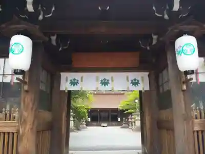 多田神社の山門・神門