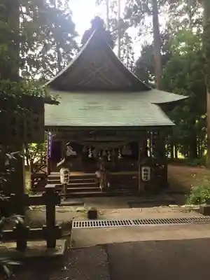 唐松神社の本殿・本堂