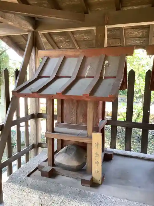 神明社(曽本神明社)の末社・摂社
