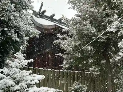 濃飛護國神社の{uncategorized: "未分類", other: "その他", undefined: "問題あり", building: "その他建物", grave: "お墓", sacred_gate: "鳥居", guardian: "狛犬", statue: "像", buddha: "仏像", history: "歴史", nature: "自然", garden: "庭園", animal: "動物", pagoda: "塔", temizu: "手水舎", mountain_gate: "山門・神門", sanctuary: "本殿・本堂", subordinate: "末社・摂社", art: "芸術", scenery: "景色", jizo: "地蔵", ema: "絵馬", goshuin: "御朱印", omikuji: "おみくじ", items: "授与品その他", amulet: "お守り", goshuincho: "御朱印帳", eats: "食事", festival: "お祭り", votive_dance: "神楽", shichigosan: "七五三参", wedding: "結婚式", experience: "体験その他", initially: "初詣", around: "周辺", anti_infection: "感染症対策"}