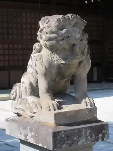 山梨縣護國神社の狛犬