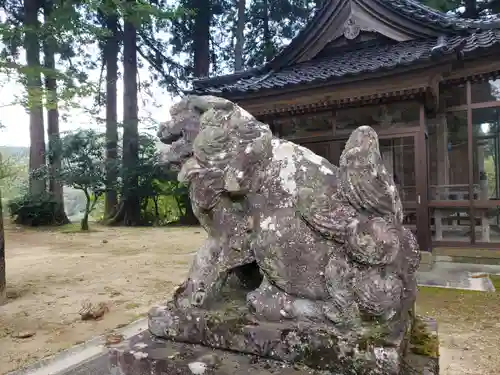 宇志多気社の狛犬