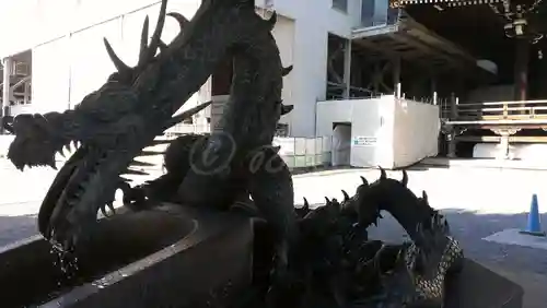 東本願寺（真宗本廟）の手水舎