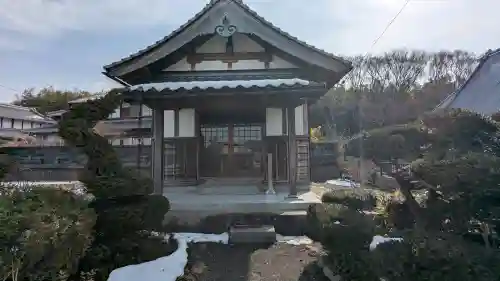 實相院の{uncategorized: "未分類", other: "その他", undefined: "問題あり", building: "その他建物", grave: "お墓", sacred_gate: "鳥居", guardian: "狛犬", statue: "像", buddha: "仏像", history: "歴史", nature: "自然", garden: "庭園", animal: "動物", pagoda: "塔", temizu: "手水舎", mountain_gate: "山門・神門", sanctuary: "本殿・本堂", subordinate: "末社・摂社", art: "芸術", scenery: "景色", jizo: "地蔵", ema: "絵馬", goshuin: "御朱印", omikuji: "おみくじ", items: "授与品その他", amulet: "お守り", goshuincho: "御朱印帳", eats: "食事", festival: "お祭り", votive_dance: "神楽", shichigosan: "七五三参", wedding: "結婚式", experience: "体験その他", initially: "初詣", around: "周辺", anti_infection: "感染症対策"}
