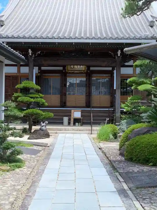 上宮寺の本殿・本堂