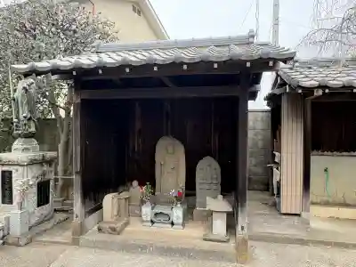 保寿院の{uncategorized: "未分類", other: "その他", undefined: "問題あり", building: "その他建物", grave: "お墓", sacred_gate: "鳥居", guardian: "狛犬", statue: "像", buddha: "仏像", history: "歴史", nature: "自然", garden: "庭園", animal: "動物", pagoda: "塔", temizu: "手水舎", mountain_gate: "山門・神門", sanctuary: "本殿・本堂", subordinate: "末社・摂社", art: "芸術", scenery: "景色", jizo: "地蔵", ema: "絵馬", goshuin: "御朱印", omikuji: "おみくじ", items: "授与品その他", amulet: "お守り", goshuincho: "御朱印帳", eats: "食事", festival: "お祭り", votive_dance: "神楽", shichigosan: "七五三参", wedding: "結婚式", experience: "体験その他", initially: "初詣", around: "周辺", anti_infection: "感染症対策"}