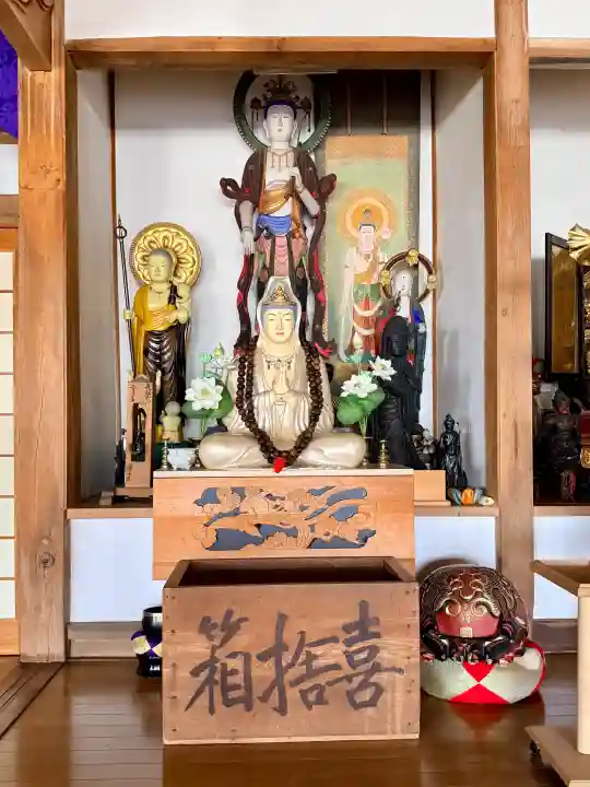 禅燈寺の{uncategorized: "未分類", other: "その他", undefined: "問題あり", building: "その他建物", grave: "お墓", sacred_gate: "鳥居", guardian: "狛犬", statue: "像", buddha: "仏像", history: "歴史", nature: "自然", garden: "庭園", animal: "動物", pagoda: "塔", temizu: "手水舎", mountain_gate: "山門・神門", sanctuary: "本殿・本堂", subordinate: "末社・摂社", art: "芸術", scenery: "景色", jizo: "地蔵", ema: "絵馬", goshuin: "御朱印", omikuji: "おみくじ", items: "授与品その他", amulet: "お守り", goshuincho: "御朱印帳", eats: "食事", festival: "お祭り", votive_dance: "神楽", shichigosan: "七五三参", wedding: "結婚式", experience: "体験その他", initially: "初詣", around: "周辺", anti_infection: "感染症対策"}