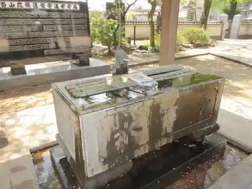 蓮馨寺の手水