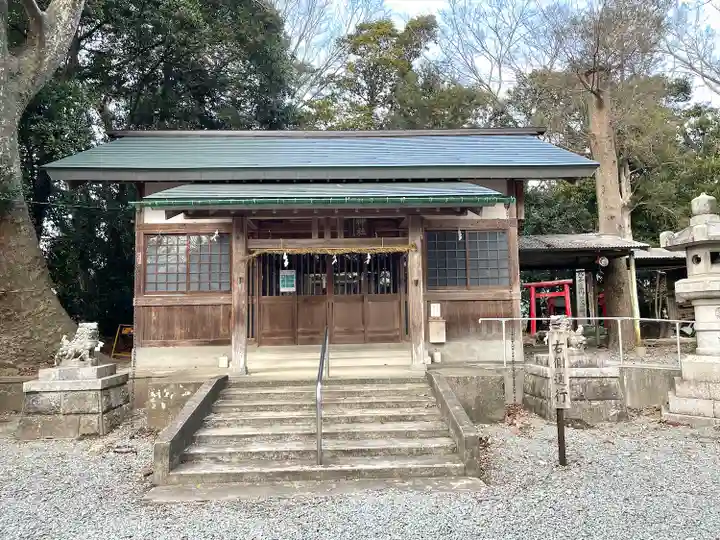 高岡神社の本殿・本堂