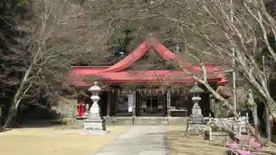 霊山神社の本殿・本堂