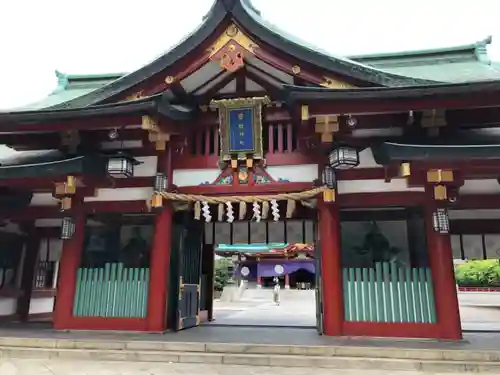 日枝神社の山門