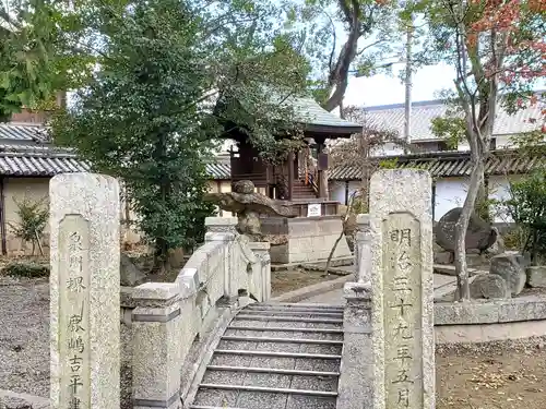 魚吹八幡神社の末社