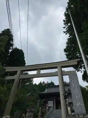武蔵御嶽神社の鳥居