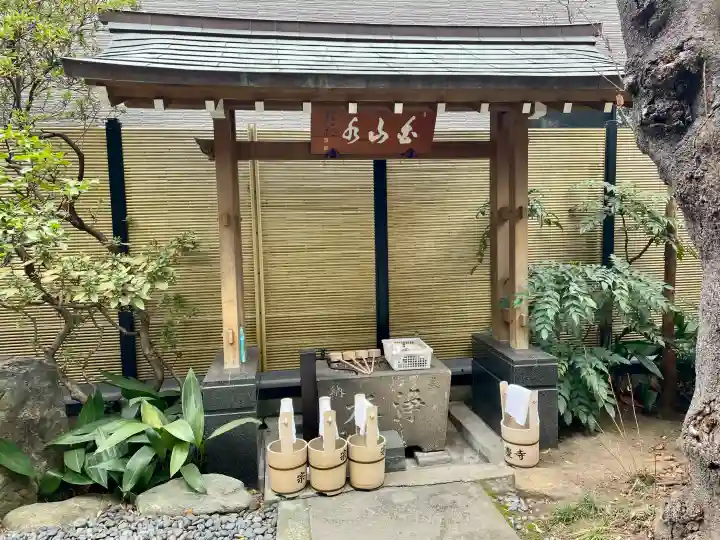 宗慶寺の{uncategorized: "未分類", other: "その他", undefined: "問題あり", building: "その他建物", grave: "お墓", sacred_gate: "鳥居", guardian: "狛犬", statue: "像", buddha: "仏像", history: "歴史", nature: "自然", garden: "庭園", animal: "動物", pagoda: "塔", temizu: "手水舎", mountain_gate: "山門・神門", sanctuary: "本殿・本堂", subordinate: "末社・摂社", art: "芸術", scenery: "景色", jizo: "地蔵", ema: "絵馬", goshuin: "御朱印", omikuji: "おみくじ", items: "授与品その他", amulet: "お守り", goshuincho: "御朱印帳", eats: "食事", festival: "お祭り", votive_dance: "神楽", shichigosan: "七五三参", wedding: "結婚式", experience: "体験その他", initially: "初詣", around: "周辺", anti_infection: "感染症対策"}