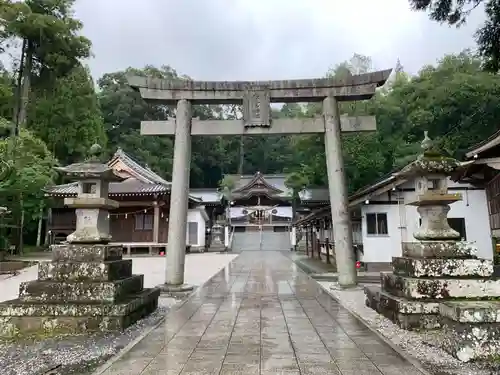 西寒多神社の鳥居