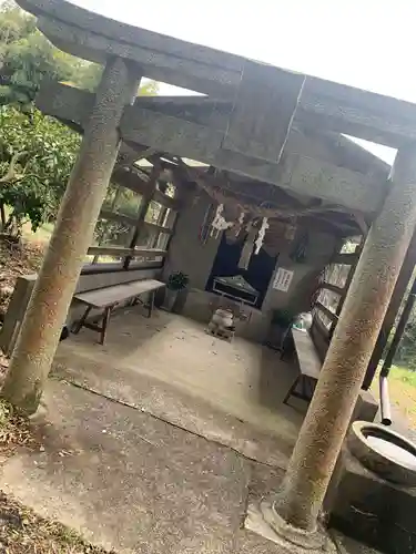 粟島大明神の鳥居