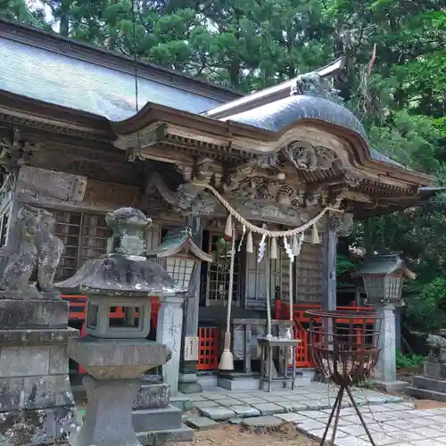 刈田嶺神社の本殿