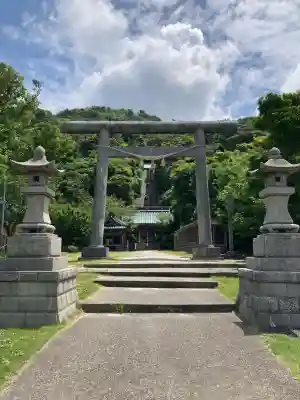 洲崎神社の{uncategorized: "未分類", other: "その他", undefined: "問題あり", building: "その他建物", grave: "お墓", sacred_gate: "鳥居", guardian: "狛犬", statue: "像", buddha: "仏像", history: "歴史", nature: "自然", garden: "庭園", animal: "動物", pagoda: "塔", temizu: "手水舎", mountain_gate: "山門・神門", sanctuary: "本殿・本堂", subordinate: "末社・摂社", art: "芸術", scenery: "景色", jizo: "地蔵", ema: "絵馬", goshuin: "御朱印", omikuji: "おみくじ", items: "授与品その他", amulet: "お守り", goshuincho: "御朱印帳", eats: "食事", festival: "お祭り", votive_dance: "神楽", shichigosan: "七五三参", wedding: "結婚式", experience: "体験その他", initially: "初詣", around: "周辺", anti_infection: "感染症対策"}