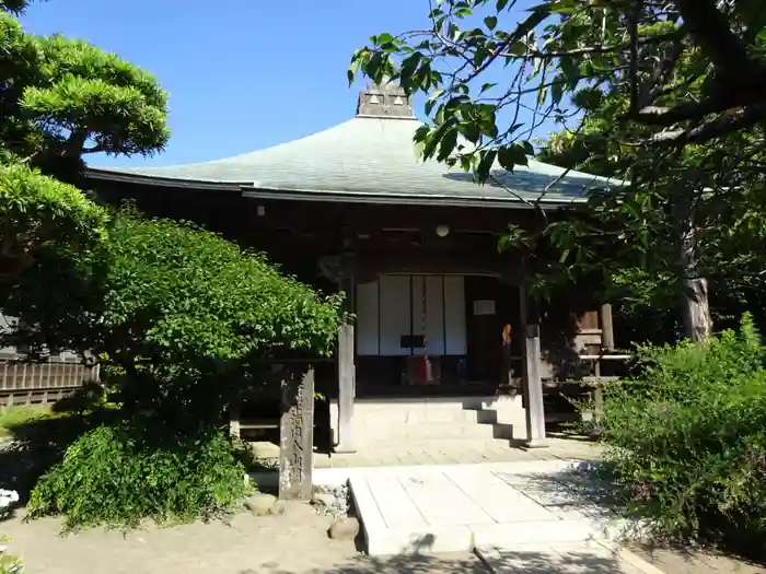 極楽寺（霊鷲山感應院極楽律寺）の本殿