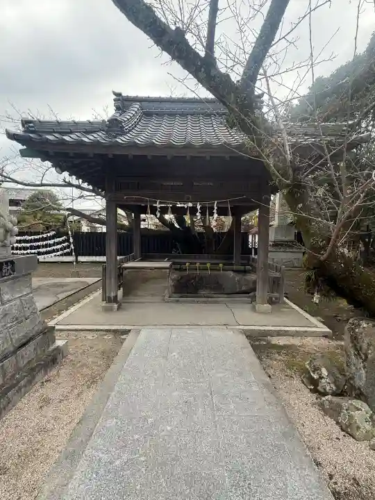 中津大神宮の{uncategorized: "未分類", other: "その他", undefined: "問題あり", building: "その他建物", grave: "お墓", sacred_gate: "鳥居", guardian: "狛犬", statue: "像", buddha: "仏像", history: "歴史", nature: "自然", garden: "庭園", animal: "動物", pagoda: "塔", temizu: "手水舎", mountain_gate: "山門・神門", sanctuary: "本殿・本堂", subordinate: "末社・摂社", art: "芸術", scenery: "景色", jizo: "地蔵", ema: "絵馬", goshuin: "御朱印", omikuji: "おみくじ", items: "授与品その他", amulet: "お守り", goshuincho: "御朱印帳", eats: "食事", festival: "お祭り", votive_dance: "神楽", shichigosan: "七五三参", wedding: "結婚式", experience: "体験その他", initially: "初詣", around: "周辺", anti_infection: "感染症対策"}