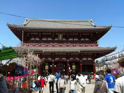 浅草寺の山門・神門