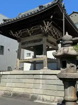 西願寺の{uncategorized: "未分類", other: "その他", undefined: "問題あり", building: "その他建物", grave: "お墓", sacred_gate: "鳥居", guardian: "狛犬", statue: "像", buddha: "仏像", history: "歴史", nature: "自然", garden: "庭園", animal: "動物", pagoda: "塔", temizu: "手水舎", mountain_gate: "山門・神門", sanctuary: "本殿・本堂", subordinate: "末社・摂社", art: "芸術", scenery: "景色", jizo: "地蔵", ema: "絵馬", goshuin: "御朱印", omikuji: "おみくじ", items: "授与品その他", amulet: "お守り", goshuincho: "御朱印帳", eats: "食事", festival: "お祭り", votive_dance: "神楽", shichigosan: "七五三参", wedding: "結婚式", experience: "体験その他", initially: "初詣", around: "周辺", anti_infection: "感染症対策"}