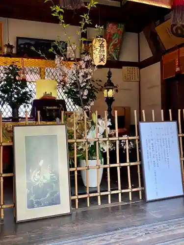 出町妙音堂の本殿・本堂