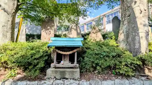 前原御嶽神社の建物その他