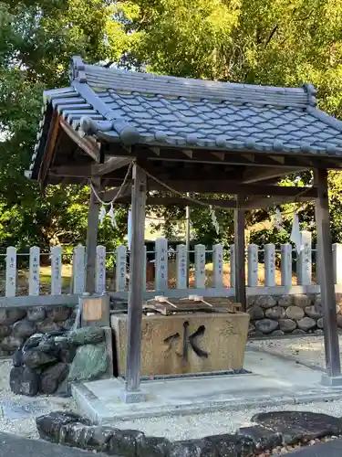 虫鹿神社（前原）の手水舎