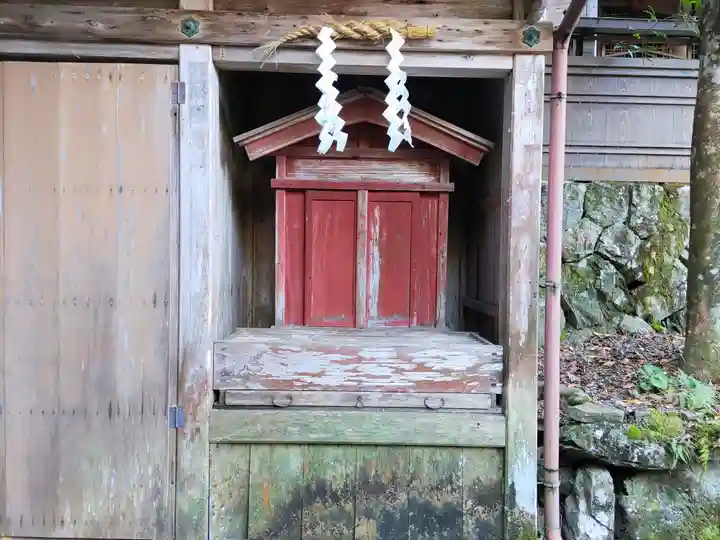 吉野水分神社(吉野町)の末社・摂社