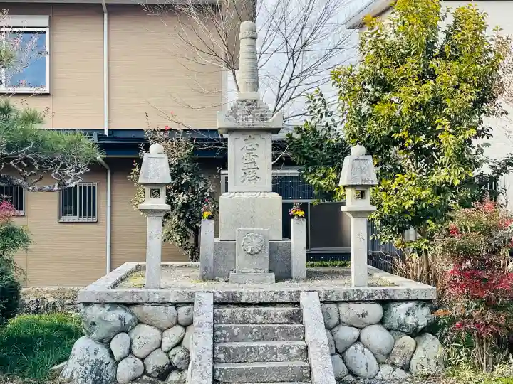 善福寺の{uncategorized: "未分類", other: "その他", undefined: "問題あり", building: "その他建物", grave: "お墓", sacred_gate: "鳥居", guardian: "狛犬", statue: "像", buddha: "仏像", history: "歴史", nature: "自然", garden: "庭園", animal: "動物", pagoda: "塔", temizu: "手水舎", mountain_gate: "山門・神門", sanctuary: "本殿・本堂", subordinate: "末社・摂社", art: "芸術", scenery: "景色", jizo: "地蔵", ema: "絵馬", goshuin: "御朱印", omikuji: "おみくじ", items: "授与品その他", amulet: "お守り", goshuincho: "御朱印帳", eats: "食事", festival: "お祭り", votive_dance: "神楽", shichigosan: "七五三参", wedding: "結婚式", experience: "体験その他", initially: "初詣", around: "周辺", anti_infection: "感染症対策"}