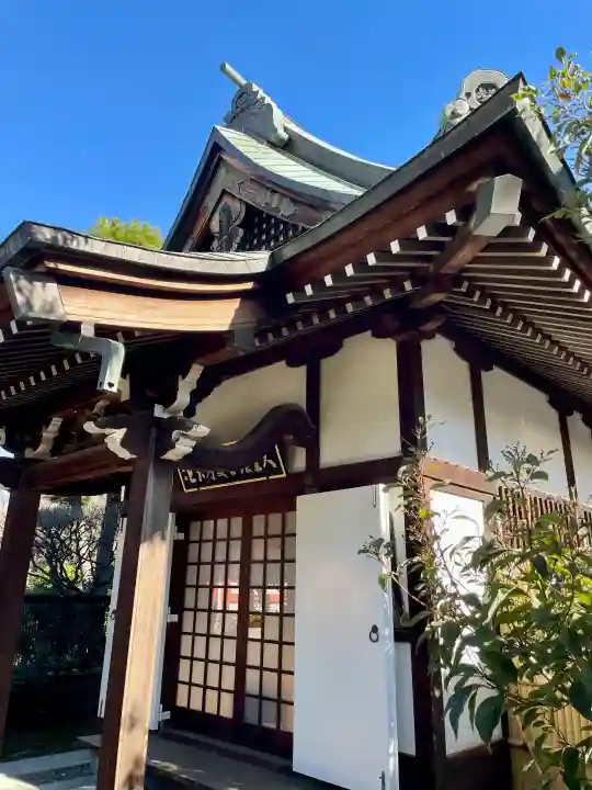 室泉寺の{uncategorized: "未分類", other: "その他", undefined: "問題あり", building: "その他建物", grave: "お墓", sacred_gate: "鳥居", guardian: "狛犬", statue: "像", buddha: "仏像", history: "歴史", nature: "自然", garden: "庭園", animal: "動物", pagoda: "塔", temizu: "手水舎", mountain_gate: "山門・神門", sanctuary: "本殿・本堂", subordinate: "末社・摂社", art: "芸術", scenery: "景色", jizo: "地蔵", ema: "絵馬", goshuin: "御朱印", omikuji: "おみくじ", items: "授与品その他", amulet: "お守り", goshuincho: "御朱印帳", eats: "食事", festival: "お祭り", votive_dance: "神楽", shichigosan: "七五三参", wedding: "結婚式", experience: "体験その他", initially: "初詣", around: "周辺", anti_infection: "感染症対策"}