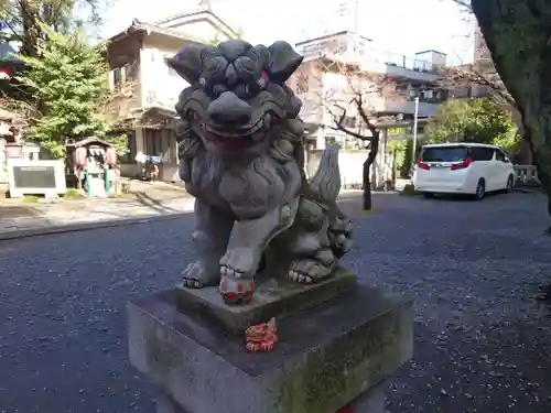 導きの社 熊野町熊野神社(くまくま神社)の狛犬