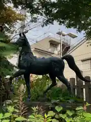 大将軍神社　東三條殿の像