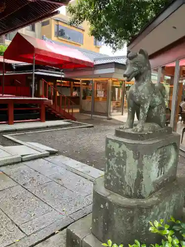 冠稲荷神社の{uncategorized: "未分類", other: "その他", undefined: "問題あり", building: "その他建物", grave: "お墓", sacred_gate: "鳥居", guardian: "狛犬", statue: "像", buddha: "仏像", history: "歴史", nature: "自然", garden: "庭園", animal: "動物", pagoda: "塔", temizu: "手水舎", mountain_gate: "山門・神門", sanctuary: "本殿・本堂", subordinate: "末社・摂社", art: "芸術", scenery: "景色", jizo: "地蔵", ema: "絵馬", goshuin: "御朱印", omikuji: "おみくじ", items: "授与品その他", amulet: "お守り", goshuincho: "御朱印帳", eats: "食事", festival: "お祭り", votive_dance: "神楽", shichigosan: "七五三参", wedding: "結婚式", experience: "体験その他", initially: "初詣", around: "周辺", anti_infection: "感染症対策"}
