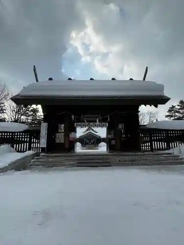 札幌護國神社の山門・神門