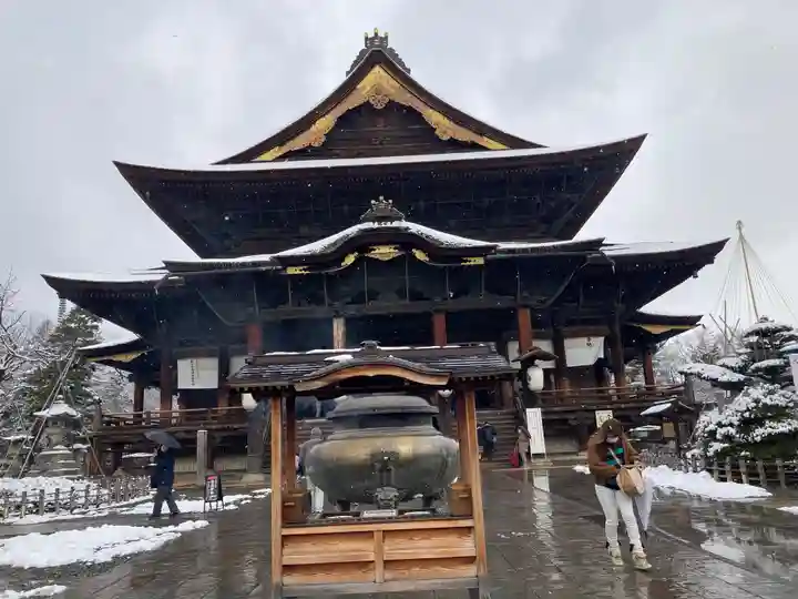 善光寺の本殿・本堂