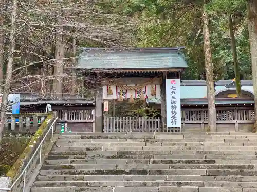 諏訪大社の山門・神門