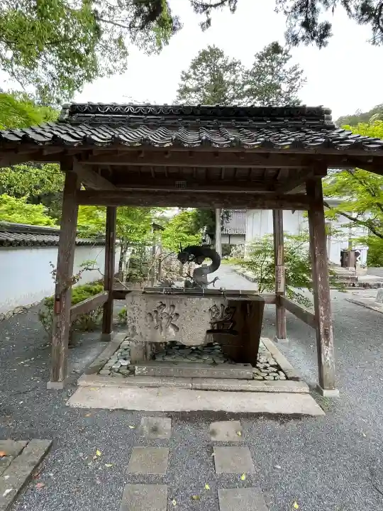 佛通寺の{uncategorized: "未分類", other: "その他", undefined: "問題あり", building: "その他建物", grave: "お墓", sacred_gate: "鳥居", guardian: "狛犬", statue: "像", buddha: "仏像", history: "歴史", nature: "自然", garden: "庭園", animal: "動物", pagoda: "塔", temizu: "手水舎", mountain_gate: "山門・神門", sanctuary: "本殿・本堂", subordinate: "末社・摂社", art: "芸術", scenery: "景色", jizo: "地蔵", ema: "絵馬", goshuin: "御朱印", omikuji: "おみくじ", items: "授与品その他", amulet: "お守り", goshuincho: "御朱印帳", eats: "食事", festival: "お祭り", votive_dance: "神楽", shichigosan: "七五三参", wedding: "結婚式", experience: "体験その他", initially: "初詣", around: "周辺", anti_infection: "感染症対策"}