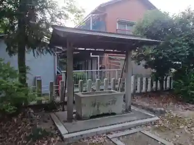 神明社（千秋町一色）の手水舎